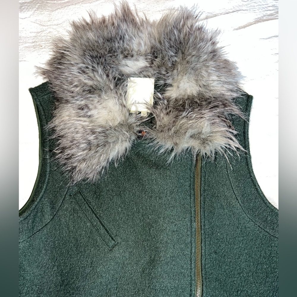 Anthropologie ❤️ Elevenses Boho Faux Fur Collar Crochet Vest Wool Blend Green - Picture 4 of 7